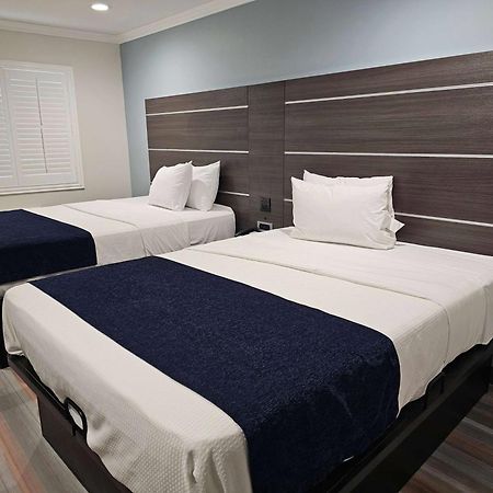 Travelodge Inn & Suites By Wyndham Fullerton Bagian luar foto