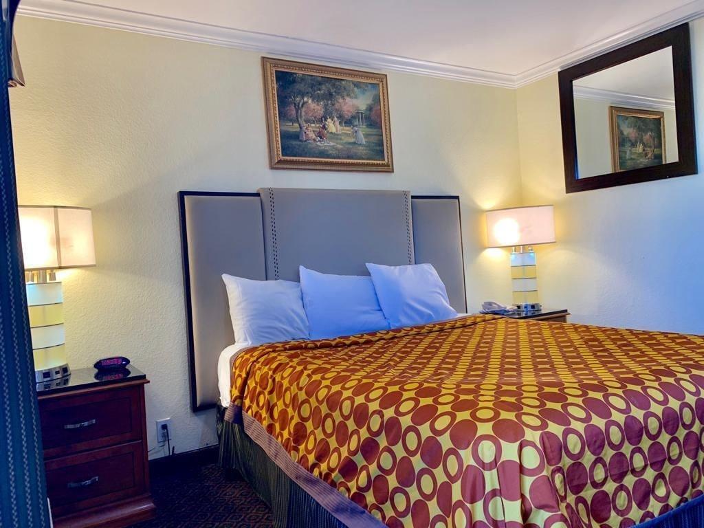 Travelodge Inn & Suites By Wyndham Fullerton Bagian luar foto