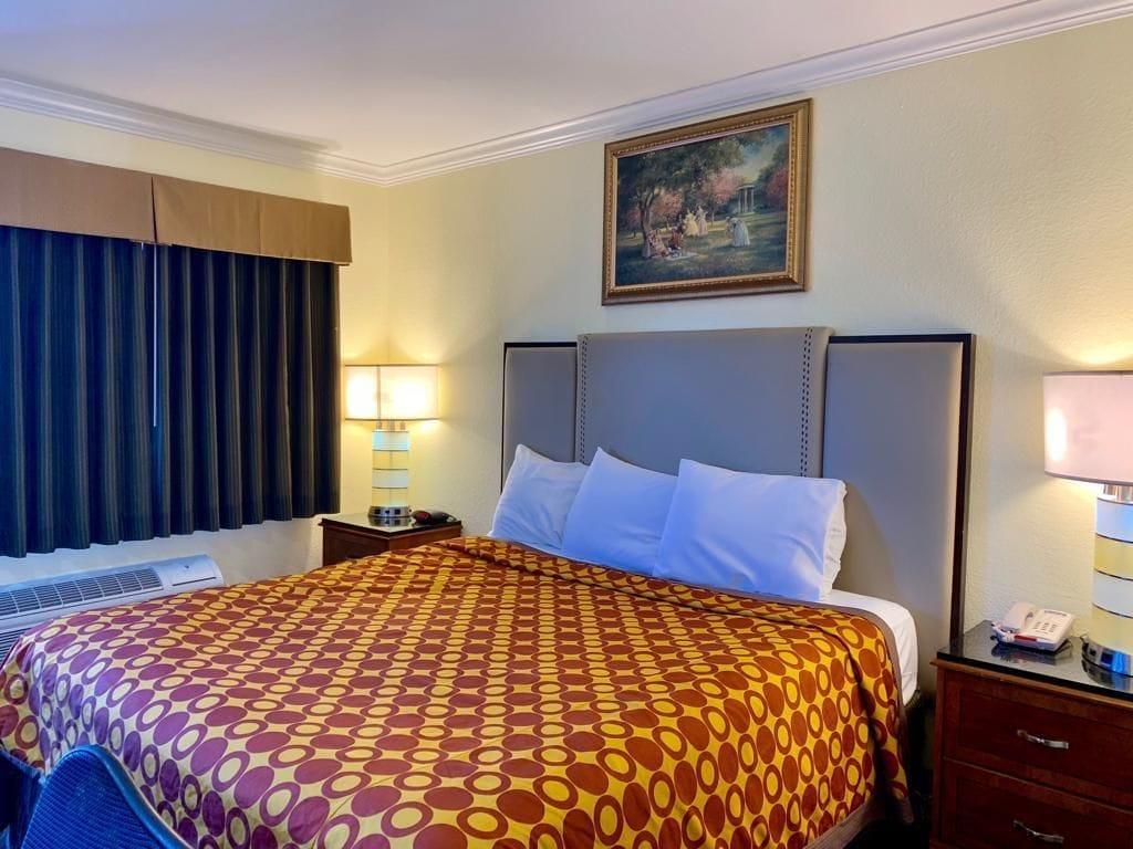 Travelodge Inn & Suites By Wyndham Fullerton Bagian luar foto