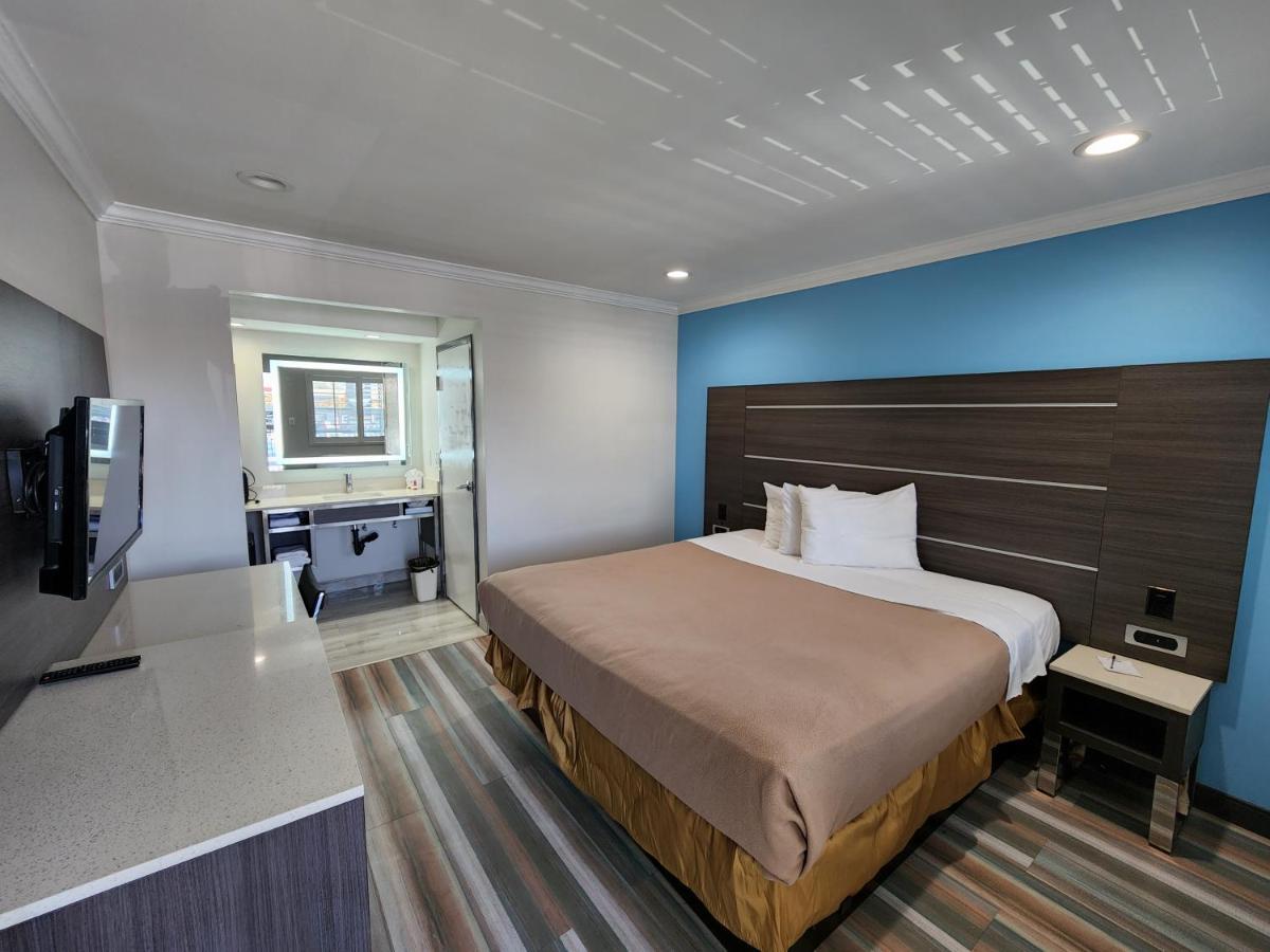 Travelodge Inn & Suites By Wyndham Fullerton Bagian luar foto