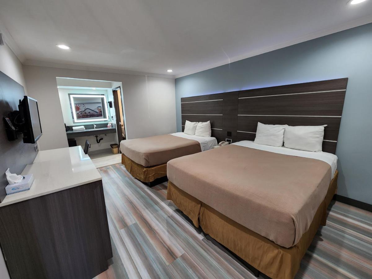 Travelodge Inn & Suites By Wyndham Fullerton Bagian luar foto