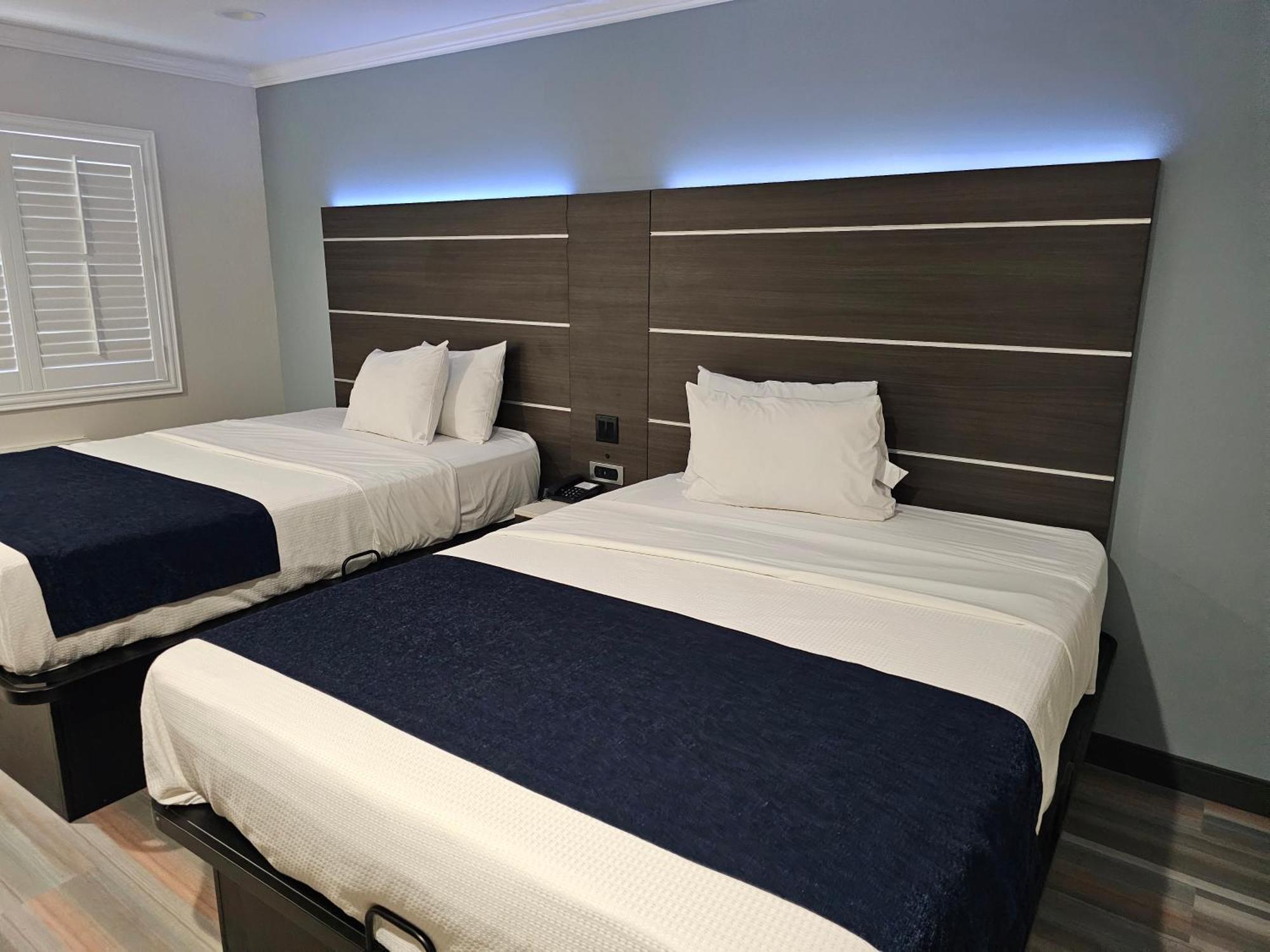 Travelodge Inn & Suites By Wyndham Fullerton Bagian luar foto
