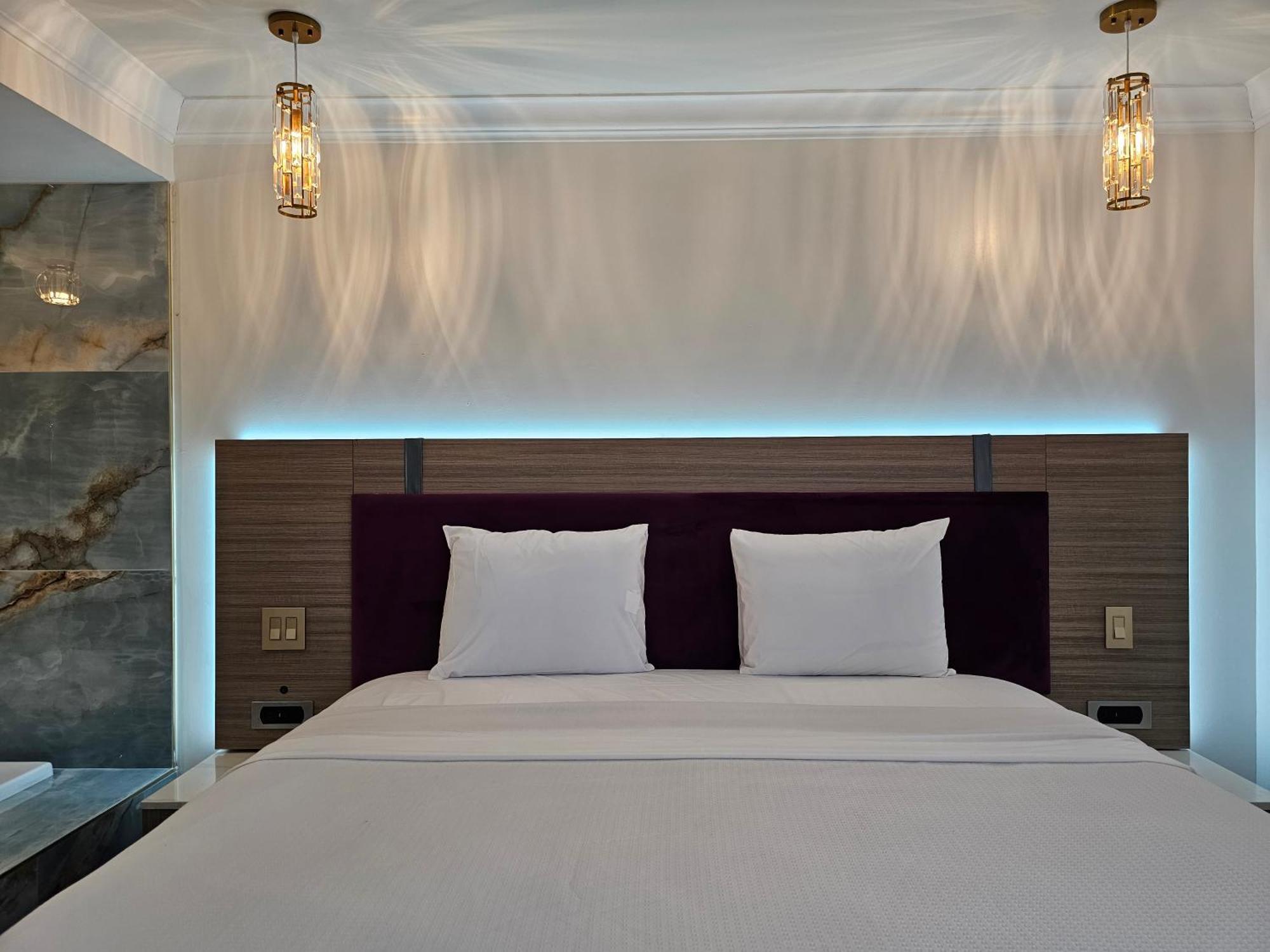 Travelodge Inn & Suites By Wyndham Fullerton Bagian luar foto