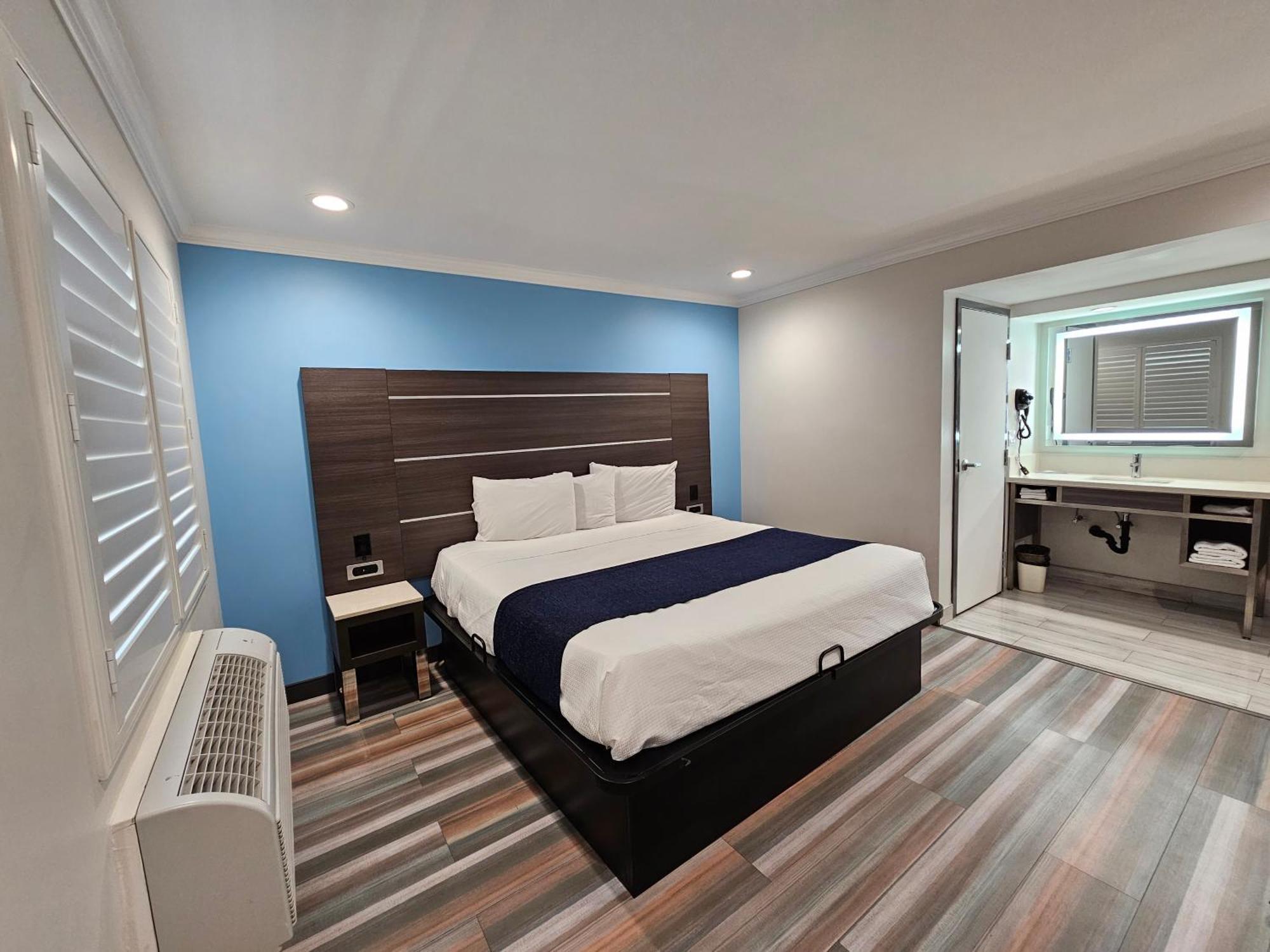 Travelodge Inn & Suites By Wyndham Fullerton Bagian luar foto