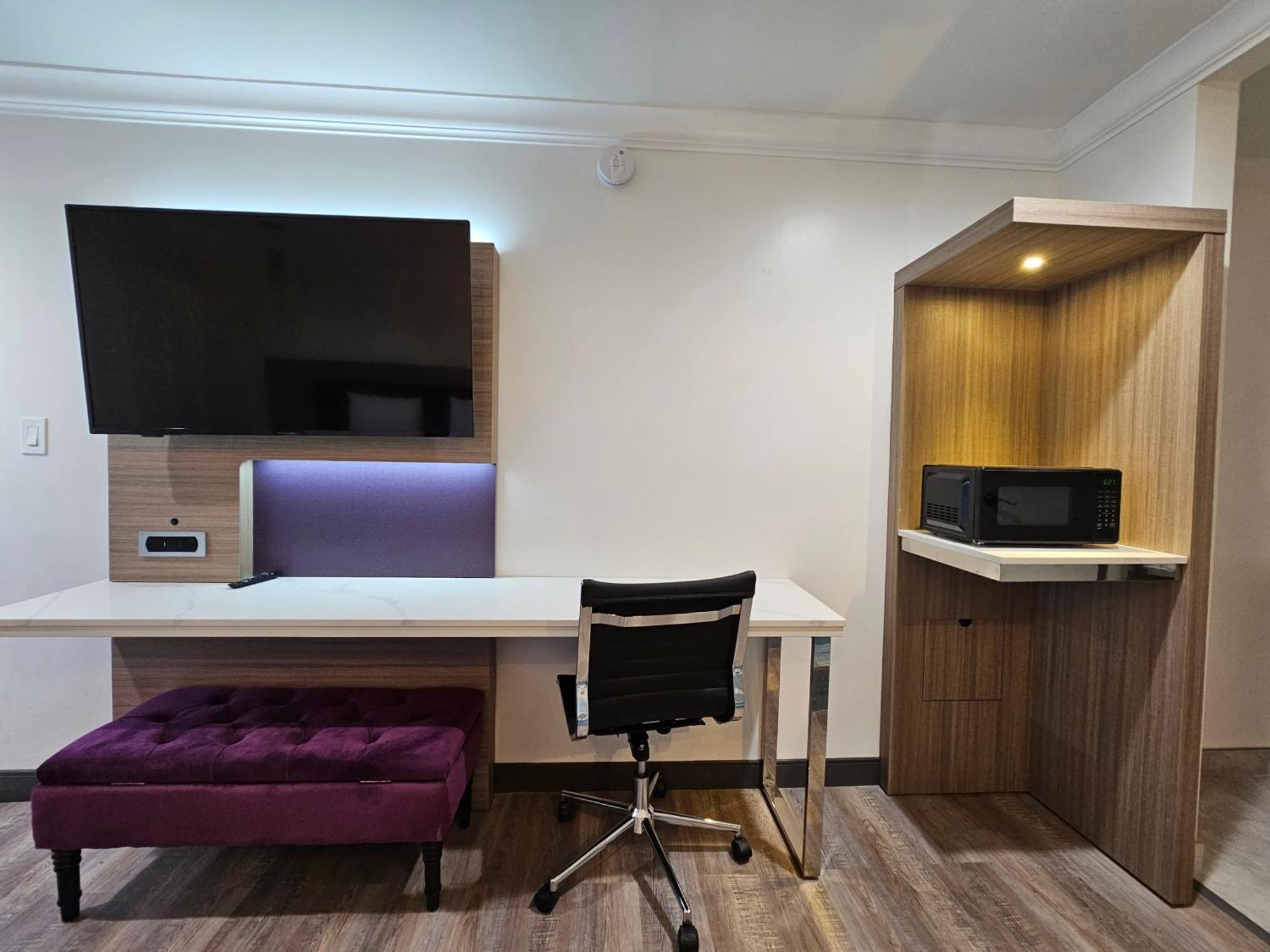 Travelodge Inn & Suites By Wyndham Fullerton Bagian luar foto
