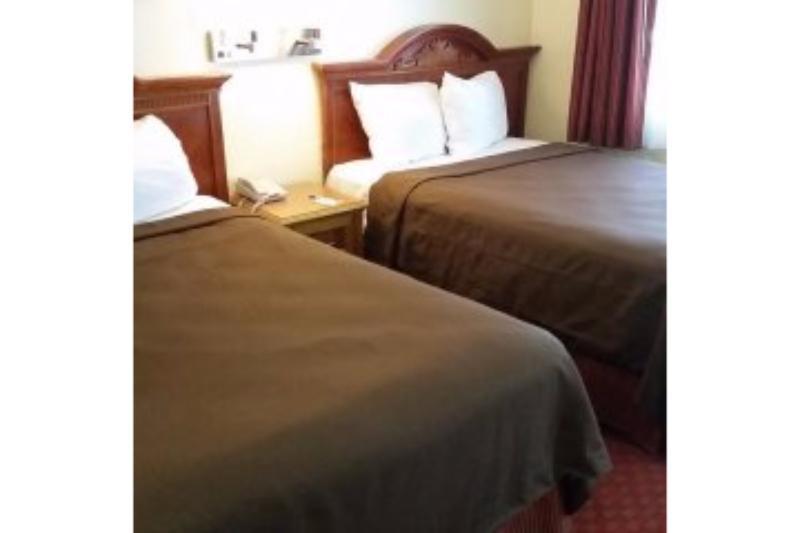 Travelodge Inn & Suites By Wyndham Fullerton Bagian luar foto